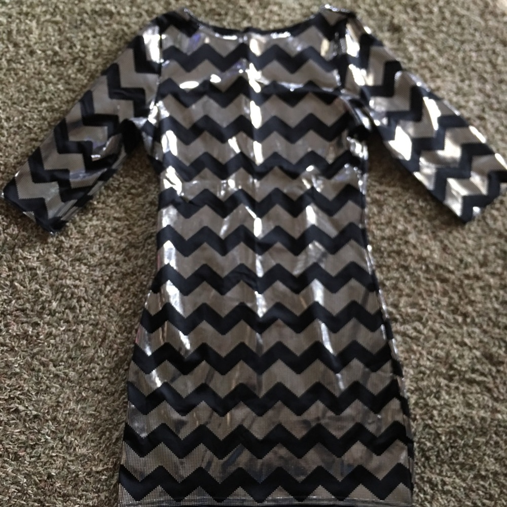 ZIG ZAG SILVER 3/4 SLEEVE DRESS Blackmilk
